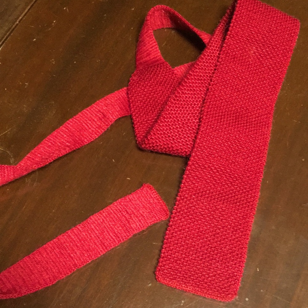 Wool knit tie